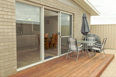 Spalding Lodge Unit 16 - Accommodation Newcastle 16