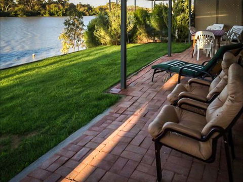 River Shack Rentals - Living The Dream - Accommodation Newcastle 24