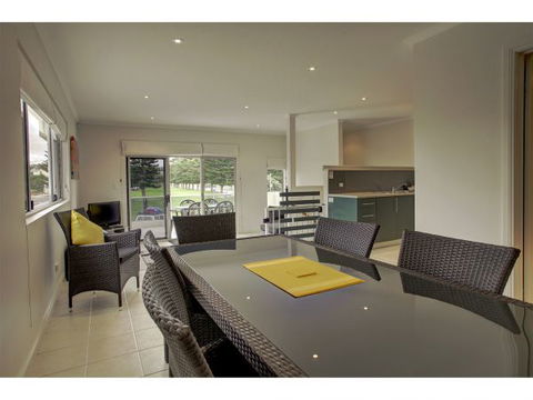 Spalding Lodge Unit 16 - Accommodation Newcastle 248