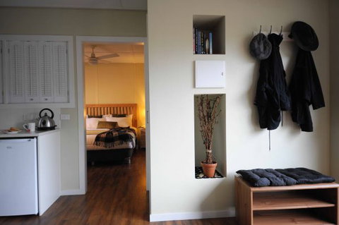 Gisborne Peak Winery  Cottages - Accommodation Newcastle 6