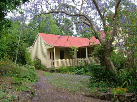 Hermitage Cottage - Accommodation Newcastle 3