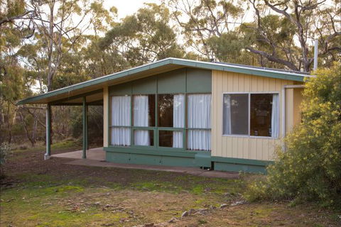 Alligator Lodge - Mount Remarkable National Park - Accommodation Newcastle 3