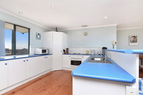 Ambergris - Accommodation Newcastle 1