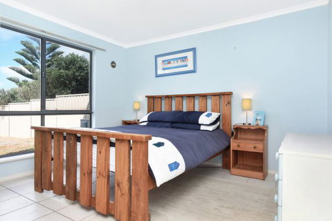 Ambergris - Accommodation Newcastle 6