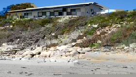 Cables Beachfront Holiday House - Accommodation Newcastle 0