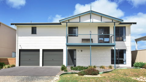 Ambergris - Accommodation Newcastle 10