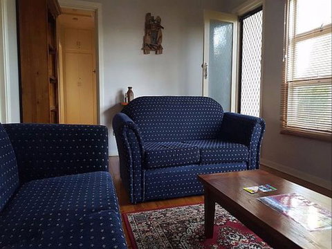 The Gums - Accommodation Newcastle 3