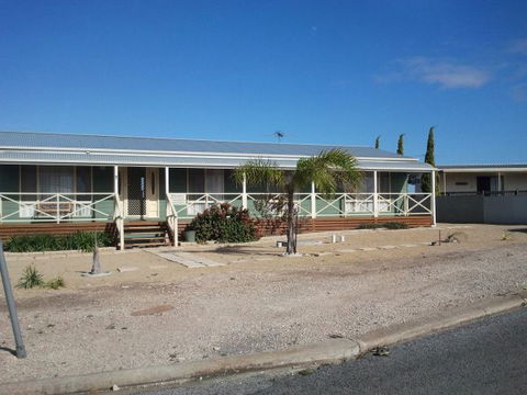 Annies Rest - Accommodation Newcastle 0