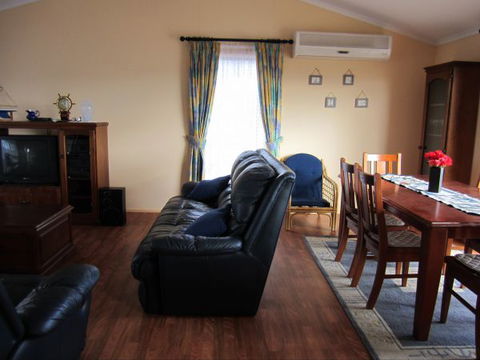 Annies Rest - Accommodation Newcastle 1