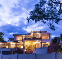 Eugenie's Luxury Accommodation - Accommodation Newcastle
