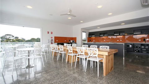 The Island Accommodation - Phillip Island YHA - Accommodation Newcastle 4