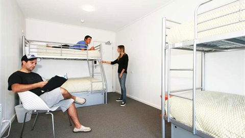 The Island Accommodation - Phillip Island YHA - Accommodation Newcastle 6