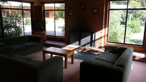 UC Camping Acacia - Accommodation Newcastle 1