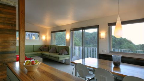 Elk At Falls - Accommodation Newcastle 1