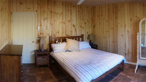 Laura Lodge Rest & Recreation Retreat - Accommodation Newcastle 4