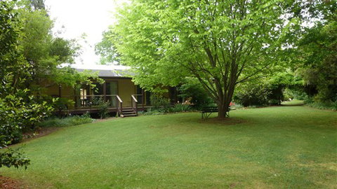 Annie's Garden Retreat - Accommodation Newcastle 0