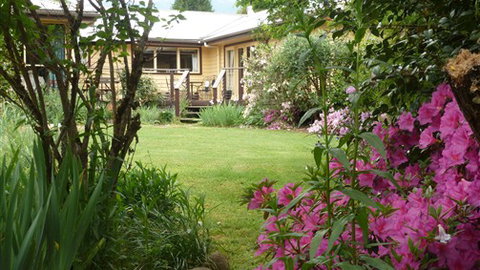 Annie's Garden Retreat - Accommodation Newcastle 1