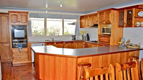 Annie's Garden Retreat - Accommodation Newcastle 4