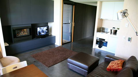 Just Inside The Gate - Accommodation Newcastle 6