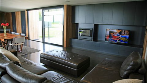Just Inside The Gate - Accommodation Newcastle 7