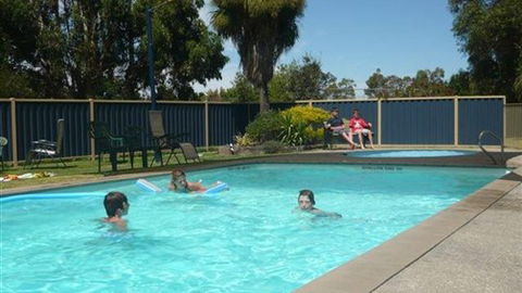 Halls Haven Resort - Accommodation Newcastle 2