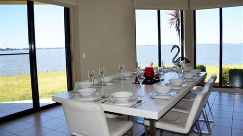 Castevilla - Accommodation Newcastle 4