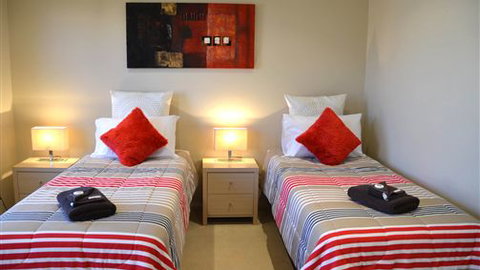 Castevilla - Accommodation Newcastle 2