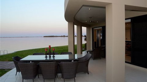 Castevilla - Accommodation Newcastle 5