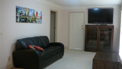 River View Holidays - Accommodation Newcastle 5