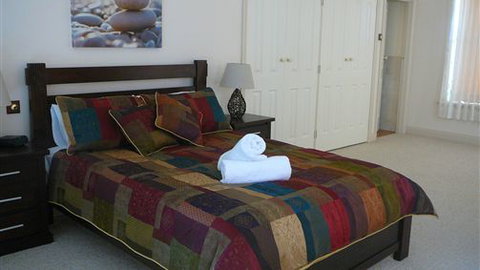 River View Holidays - Accommodation Newcastle 6