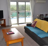 House on the Hill Port Campbell - Accommodation Newcastle