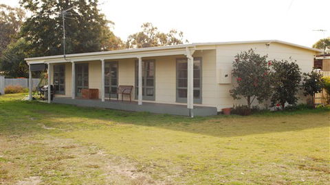 Manners In Mulwala - Accommodation Newcastle 1