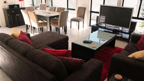 Acacia Villa - Accommodation Newcastle 5