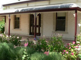 Acorn Cottage - Accommodation Newcastle 3