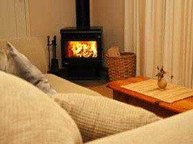 Adelaide Hills Country Cottages - The Nest - Accommodation Newcastle 3