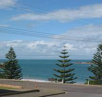Beachcomber At Port Elliot