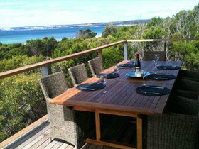 Cassini Beach House - Accommodation Newcastle 3