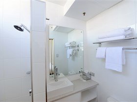 Ibis Styles Adelaide Grosvenor Hotel - Accommodation Newcastle 2