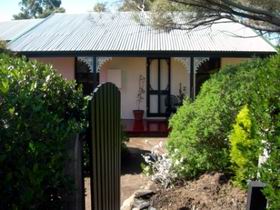 Jasmine's Cottage - Accommodation Newcastle 0