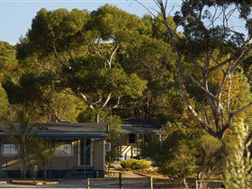 Seppelts View Cabins - Accommodation Newcastle 0