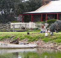 Stonewell Cottages and Vineyards - Accommodation Newcastle