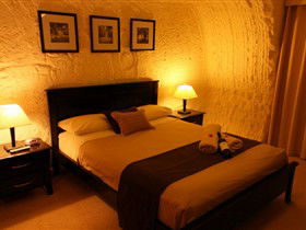 Underground Bed And Breakfast - Accommodation Newcastle 0
