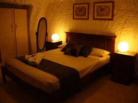 Underground Bed And Breakfast - Accommodation Newcastle 1