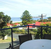 Victor Apartments - Surfs Up - Accommodation Newcastle