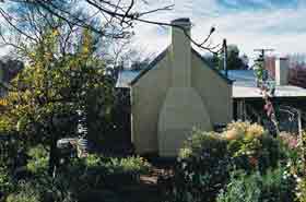 Walnut Cottage - Accommodation Newcastle 2