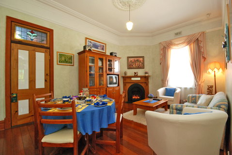 Above Bored Bed And Breakfast - Accommodation Newcastle 4