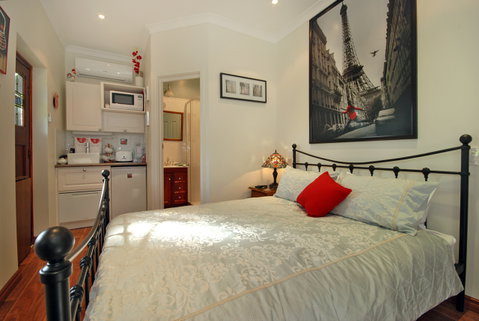 Above Bored Bed And Breakfast - Accommodation Newcastle 3
