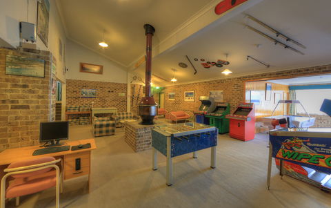 Acacia Snowy Motel - Accommodation Newcastle 0