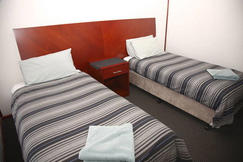 Across Country Motor Inn - Accommodation Newcastle 0