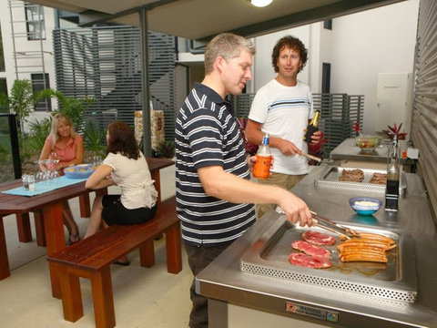 Agnes Water Beach Club - Accommodation Newcastle 2